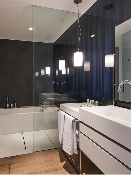 Bathroom of the Junior Suite at the Mercer Hotel Casa Torner i Güell