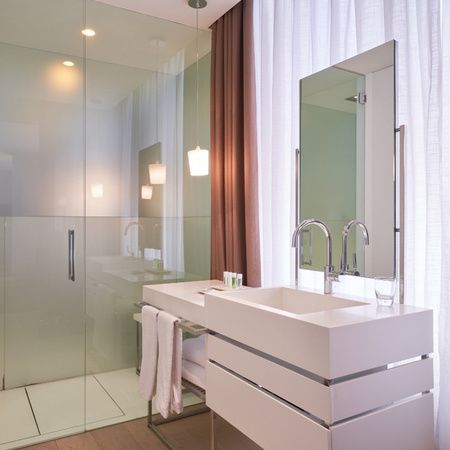 Baño de la habitación del Mercer Hotel Casa Torner i Güell 
